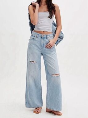 Wrangler Worldwide Wide-Leg High-rise 661 Jeans Light Blue Distressed W26